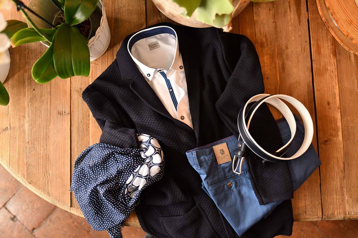 Guardaroba ufficio casual chic con cardigan lungo